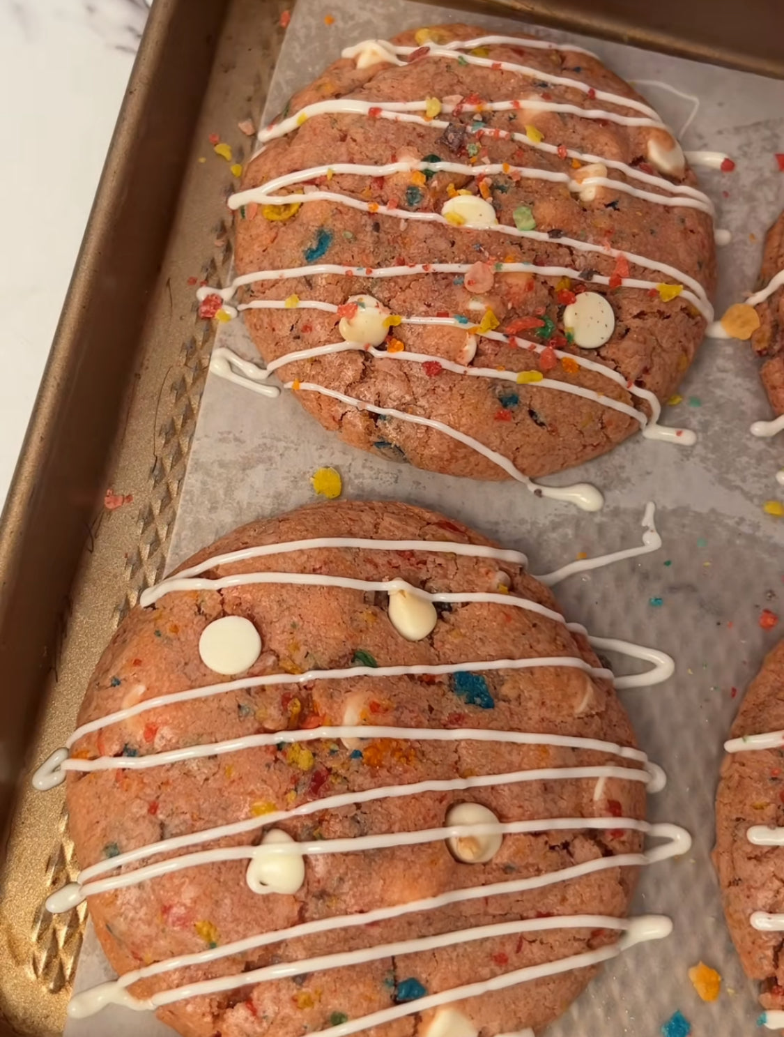 Strawberry Fruity Pebbles Cookies